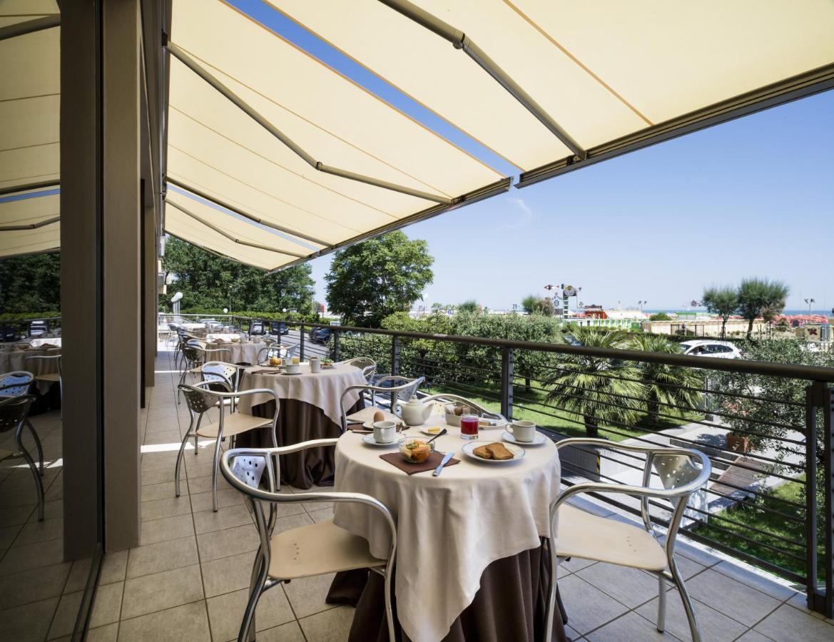 National Hotel Rimini Kültér fotó