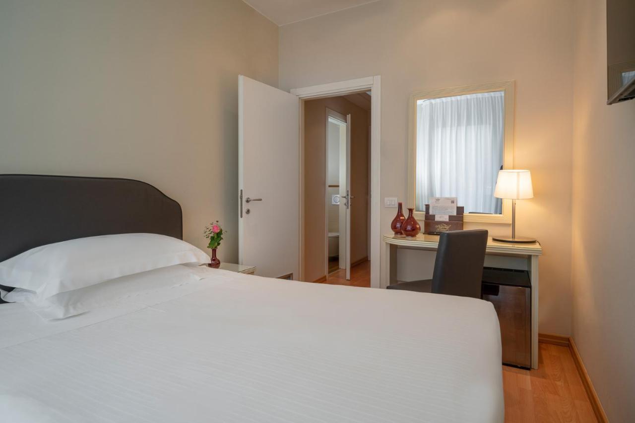 National Hotel Rimini Kültér fotó