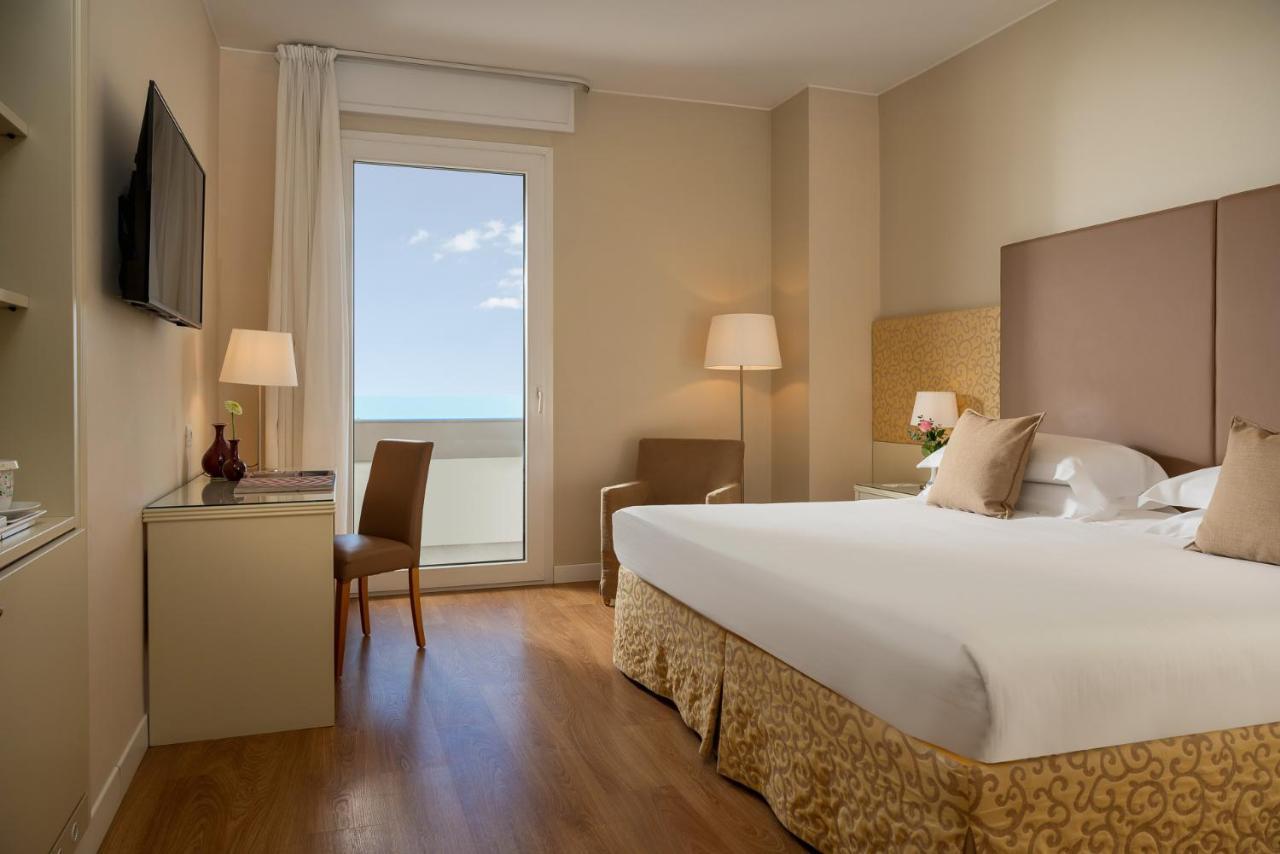 National Hotel Rimini Kültér fotó